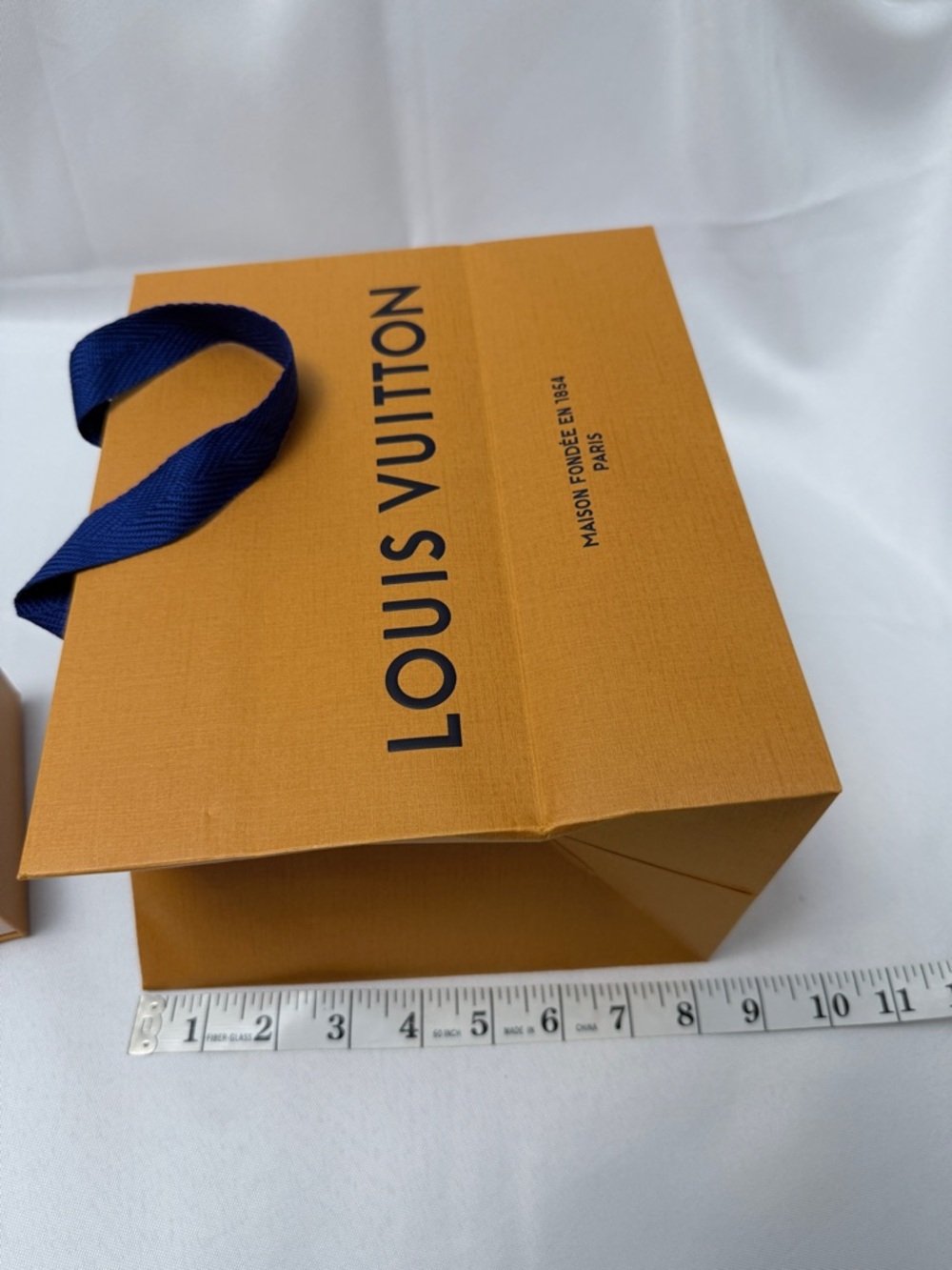 Louis Vuitton Orange Gift Box and Bag with Blue Ribbon Accents - Picture 8 of 10